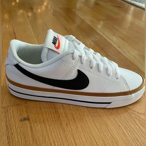 Women’s Nike Court Legacy Sneakers - 8